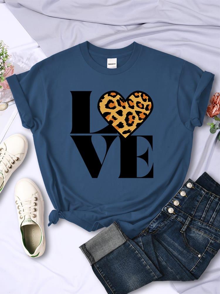 Retro Leopard Love Forever Women's T-shirt Fashion casual short sleeved hip-hop cool clothes Breathable oversized women's