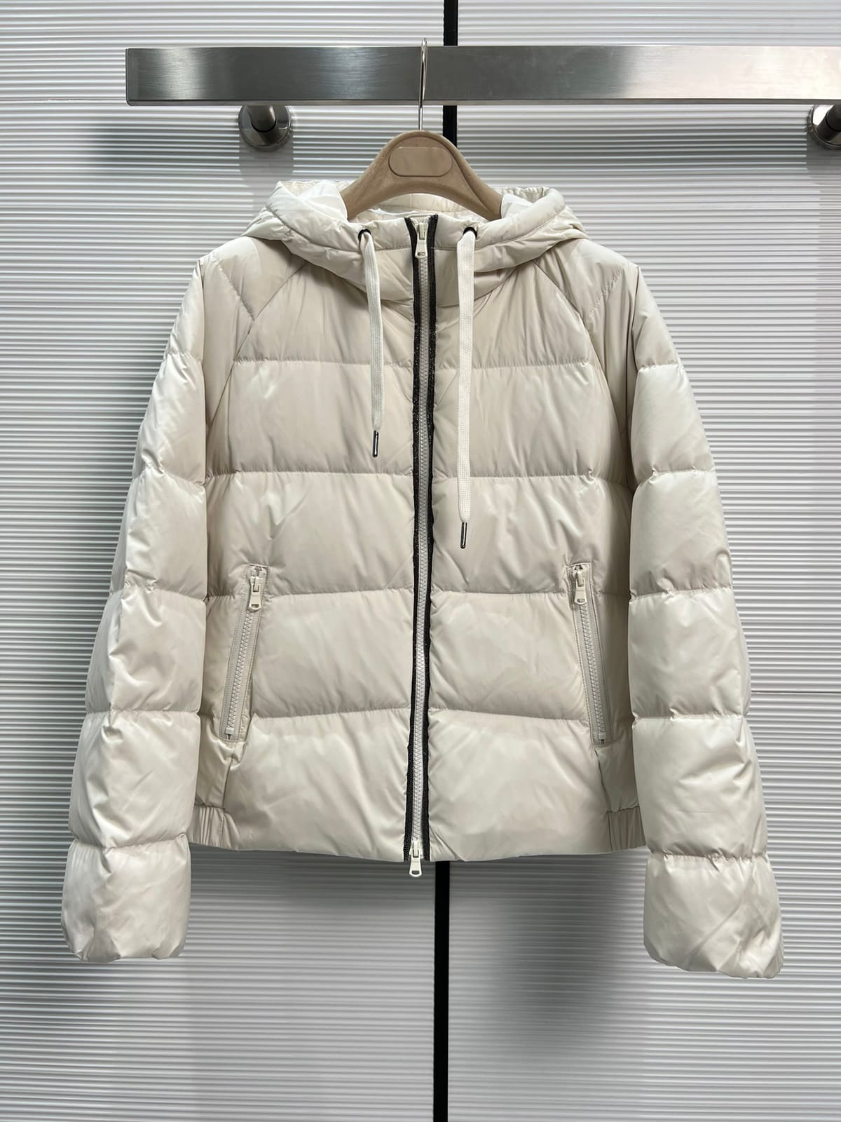 Women's Clothing Front chain design hooded short down coat Winter New  019