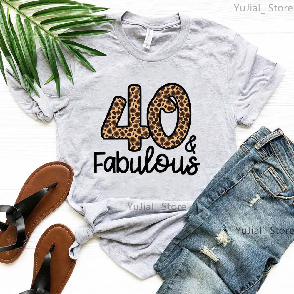 This Queen Makes 30/40/50 Look Fabulous Letter Print Pink/Gray T-Shirt Women'S Clothing Birthday Gift T-Shirt Femme Summer Tops