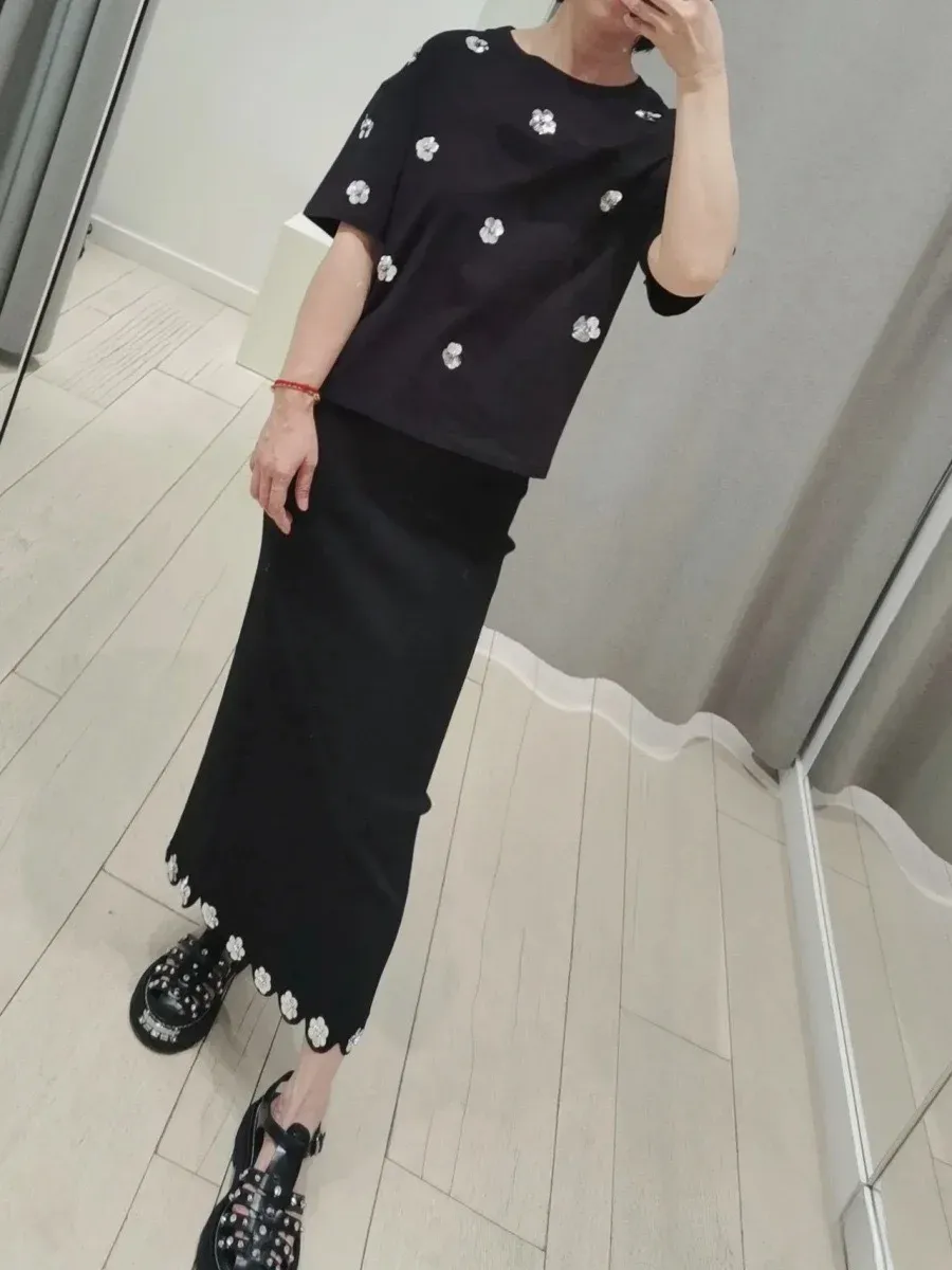 Women's Black T-Shirt Flower Sequins Short Sleeve Round Neck Loose Spring 2024 Tee Tops