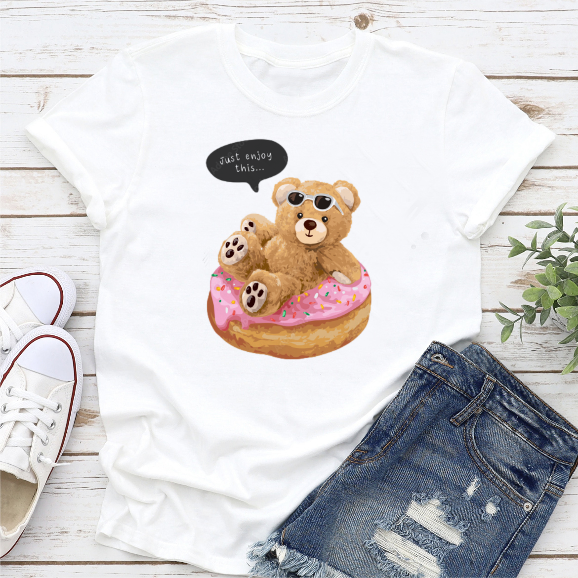 Trendy Sweet 90s Printed New Versatile Top Little Bear Pattern T-Shirt Women's Fashion Clothing Short Sleeve Travel T-Shirt.