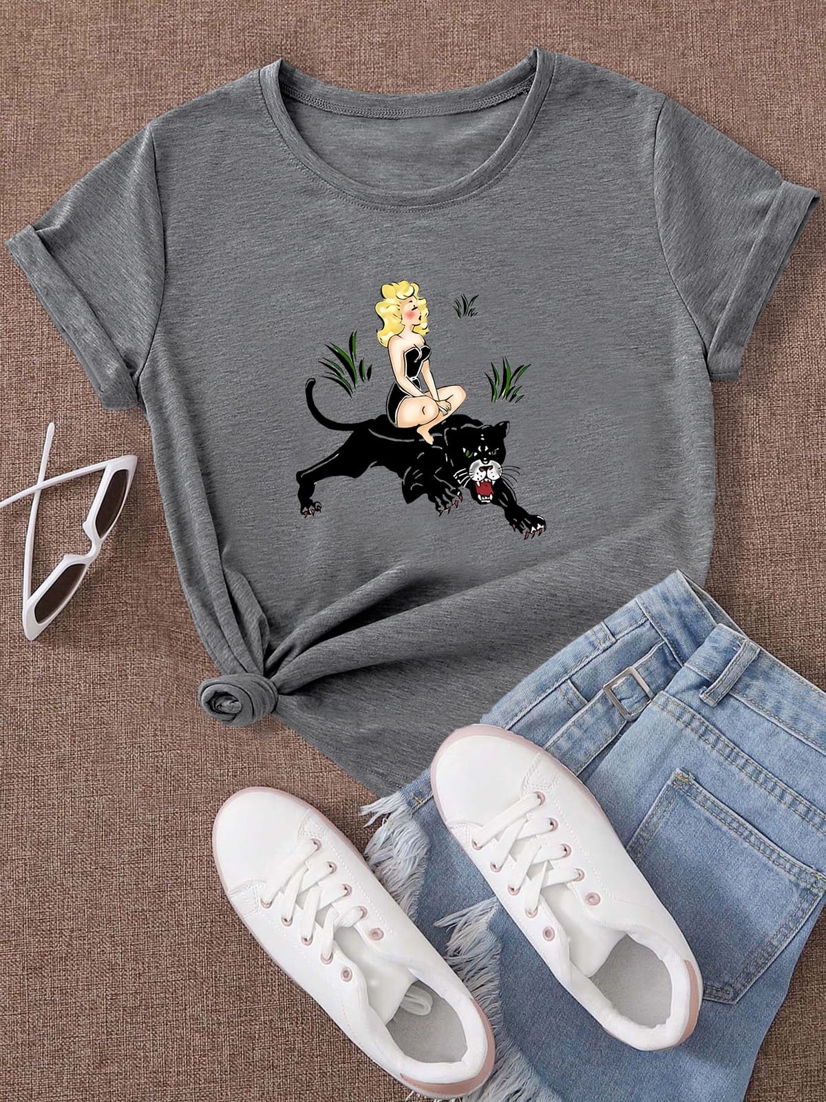 Leopard Girl Creative print T-shirt Cotton harajuku Gothic grunge style Aesthetic fashion Women's Casual Short Sleeve Tee