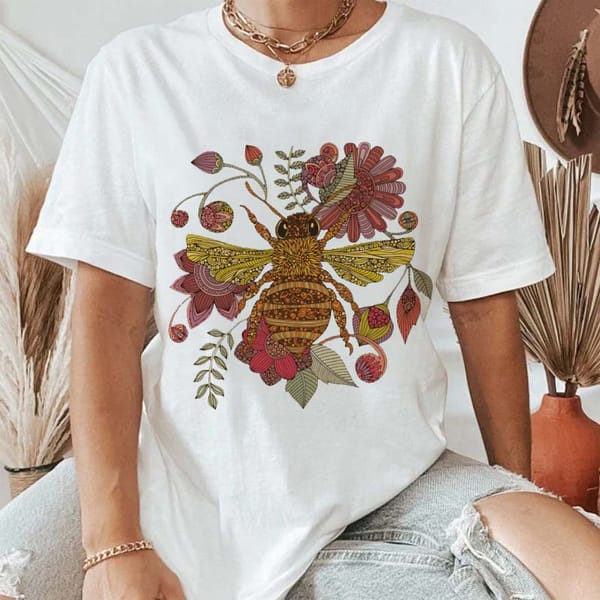 Flowers Bee Slogan Pattern T-Shirt Grunge Aesthetic Street Clothing Women's T-Shirt Cute Top Retro Fashion Women's O-Neck T-Shir