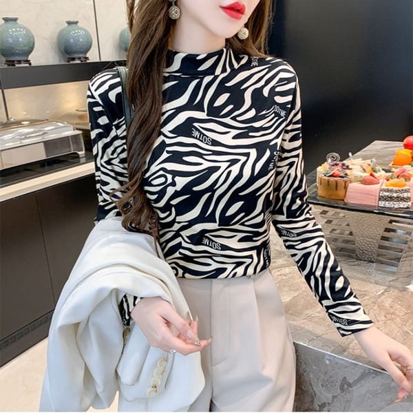 New German Women's 2024 Pullover Half High Collar Warm Printing Letter Belly Covering Foreign Style Long Sleeved T-shirt Tops