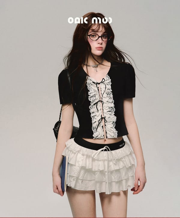 High Quality Hot Selling "Romantic Imagination" Black Embroidered Placket Short Sleeved T-shirt Women's Summer Lace Waist Up Top