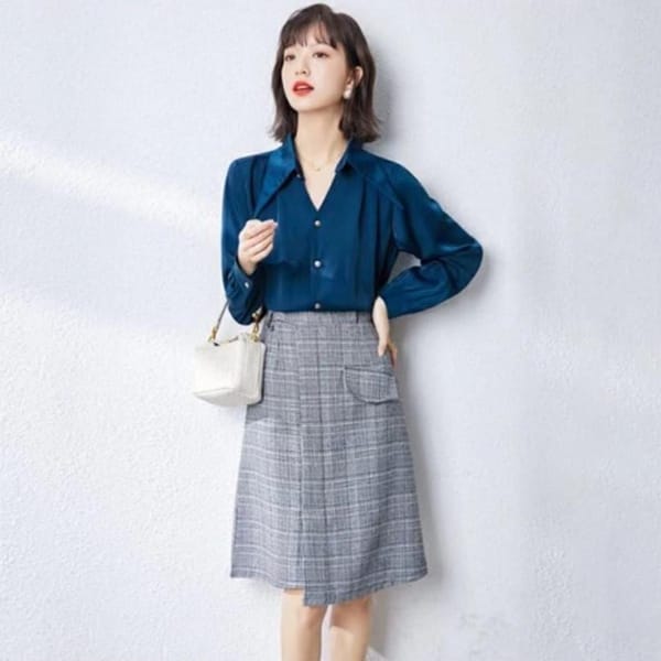 Spring Autumn Women Shirt Chic Women's Lapel V-neck Satin Shirt Casual Single-breasted Loose Fit Tops for Streetwear Fashion