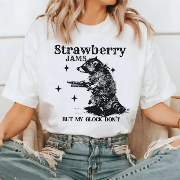 Retro Cute Raccoon Printed Casual Cartoon Short Sleeve Women's Fashion Style Printed Beautiful T-Shirt Top Pattern T-Shirt