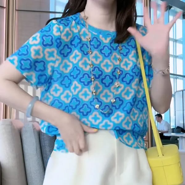 T-shirt women's 2024 summer new loose short-sleeved casual fashion age-reducing western-style round neck Joker slim shirt
